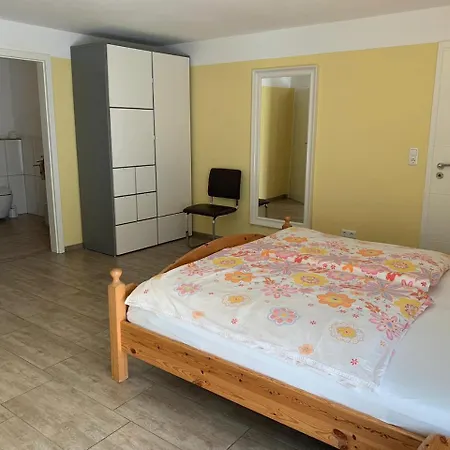 Ferienweingut Matthias Loewen Appartement Detzem Buitenkant foto