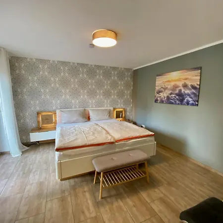 Ferienweingut Matthias Loewen Appartement Detzem Buitenkant foto
