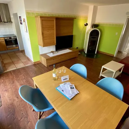 Ferienweingut Matthias Loewen Appartement Detzem Buitenkant foto