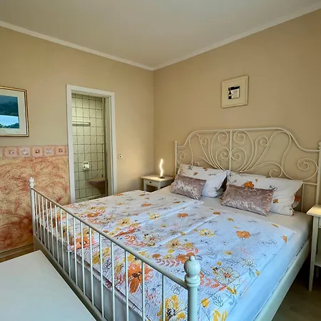 Ferienweingut Matthias Loewen Appartement Detzem Buitenkant foto