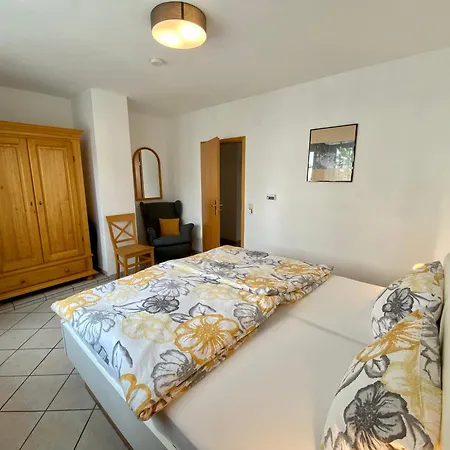 Ferienweingut Matthias Loewen Appartement Detzem Buitenkant foto